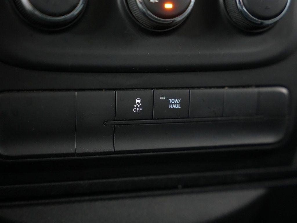 RAM 1500 Express 4x4 Quad Cab 6'4" Box 2017