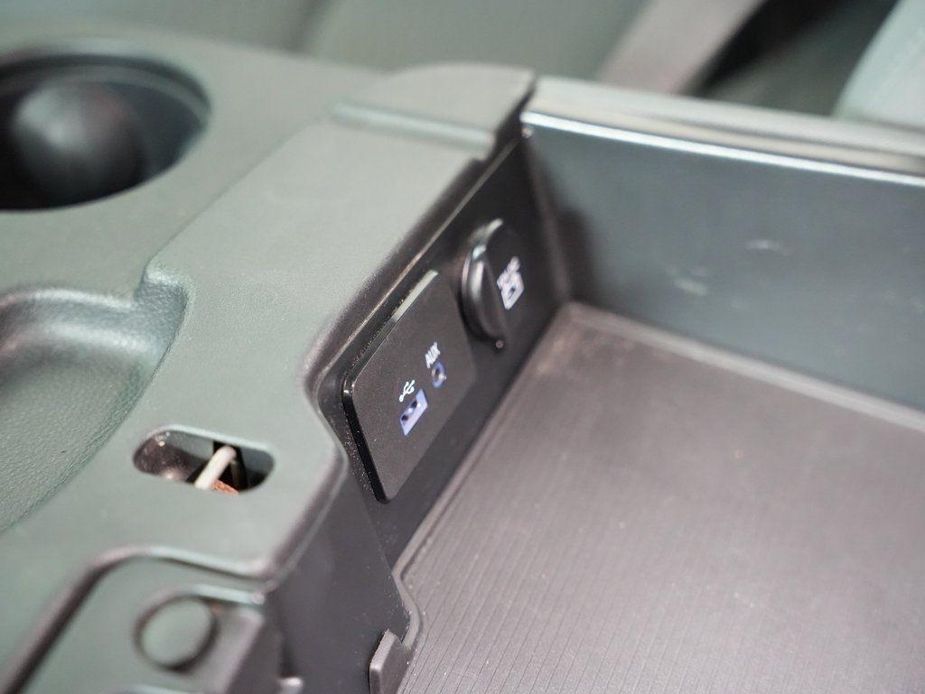 RAM 1500 Express 4x4 Quad Cab 6'4" Box 2017