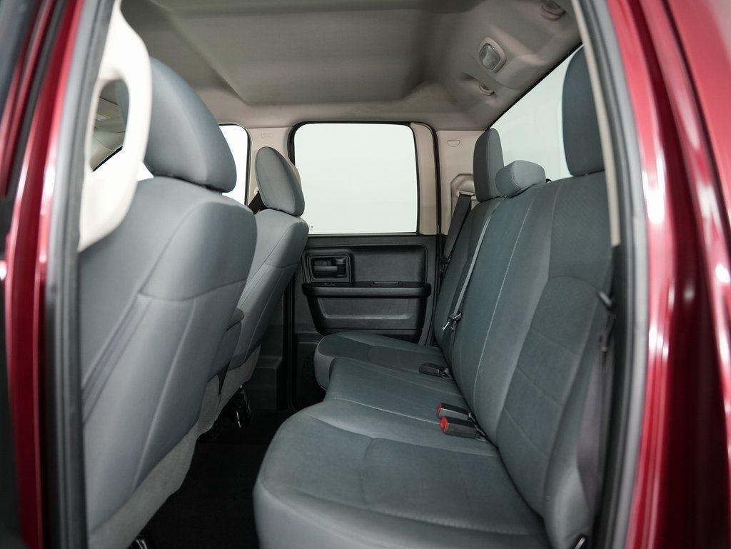 RAM 1500 Express 4x4 Quad Cab 6'4" Box 2017