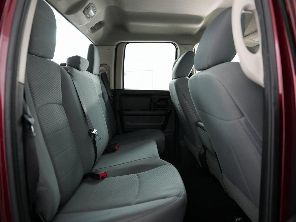 RAM 1500 Express 4x4 Quad Cab 6'4" Box 2017