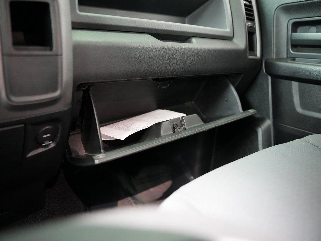 RAM 1500 Express 4x4 Quad Cab 6'4" Box 2017