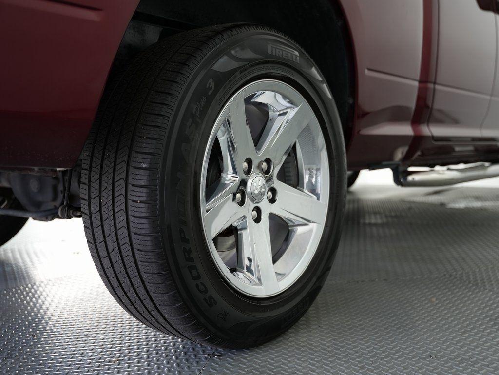 RAM 1500 Express 4x4 Quad Cab 6'4" Box 2017