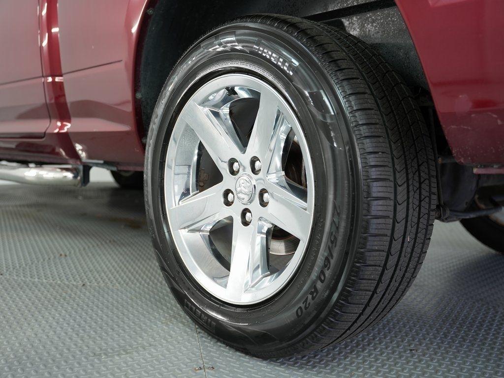 RAM 1500 Express 4x4 Quad Cab 6'4" Box 2017