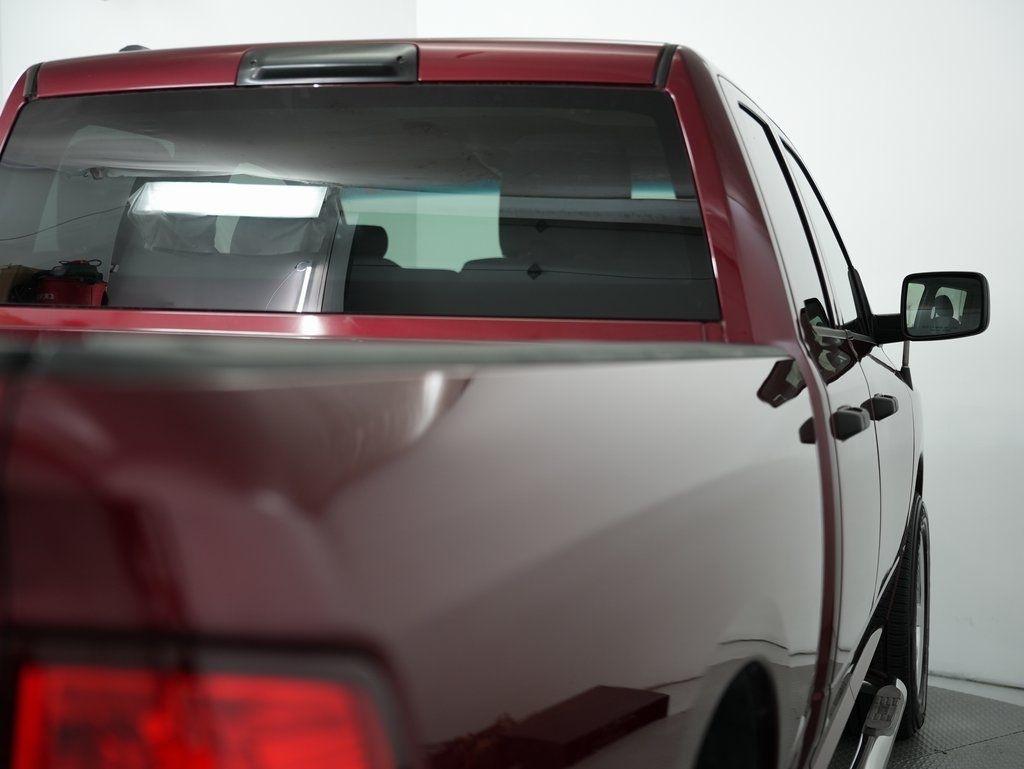 RAM 1500 Express 4x4 Quad Cab 6'4" Box 2017