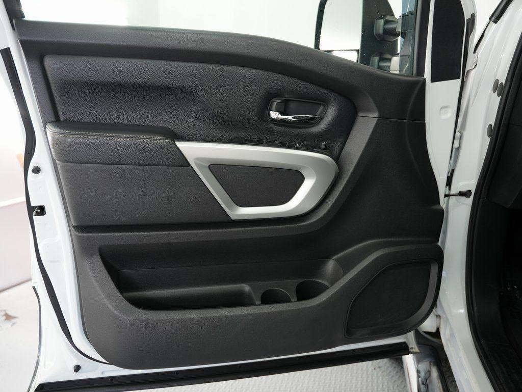 Nissan Titan XD 4x4 Diesel Crew Cab PRO-4X 2019