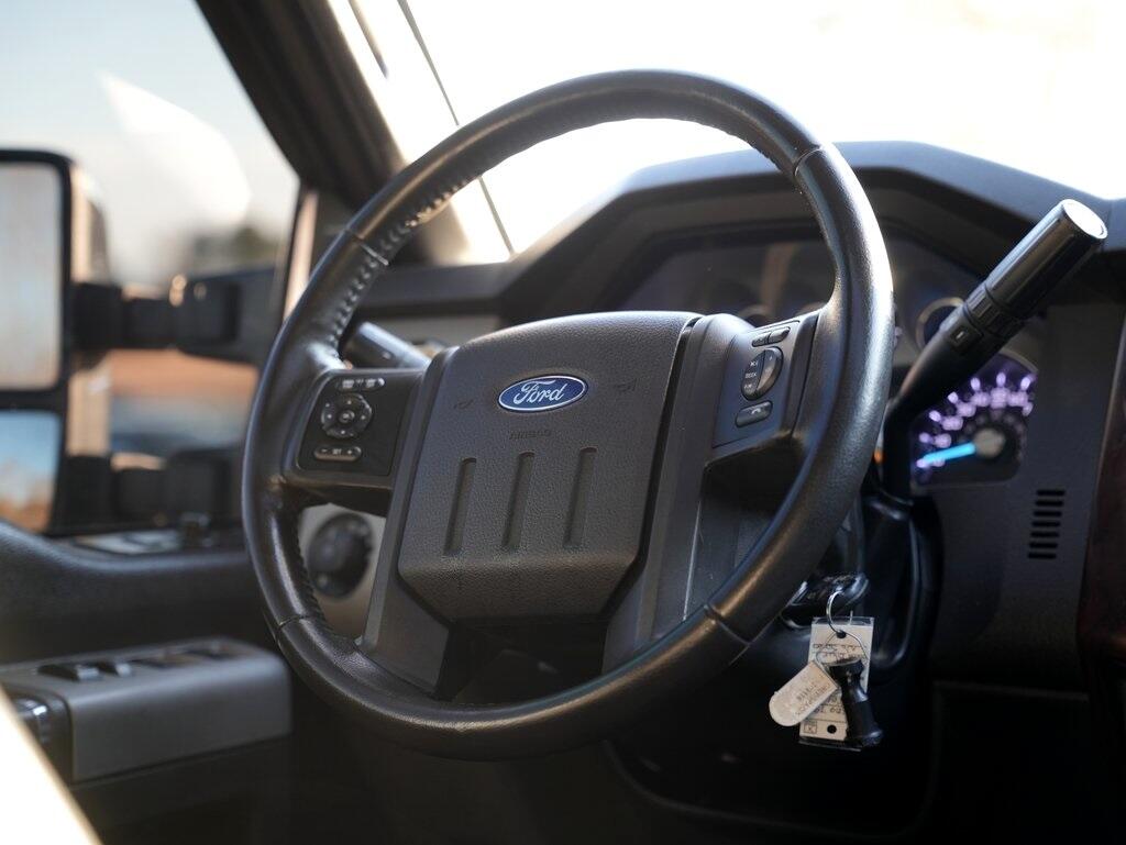 Ford Super Duty F-350 SRW 4WD Crew Cab 156" King Ranch 2015