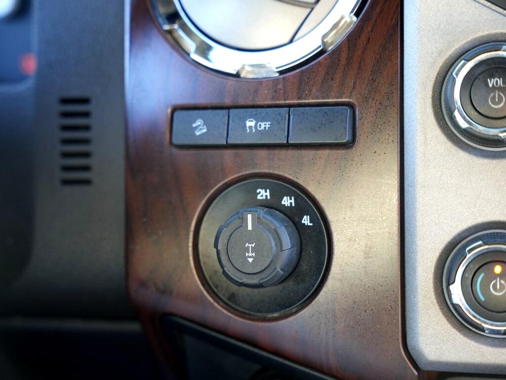 Ford Super Duty F-350 SRW 4WD Crew Cab 156" King Ranch 2015