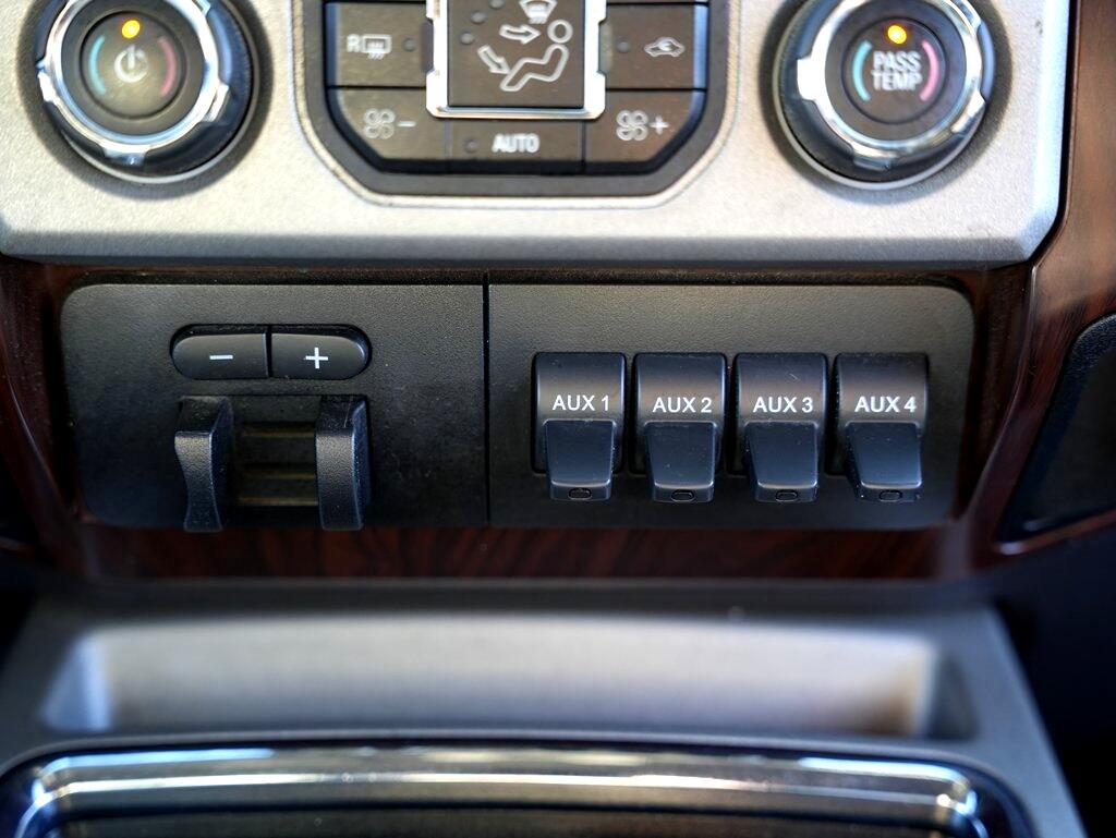 Ford Super Duty F-350 SRW 4WD Crew Cab 156" King Ranch 2015
