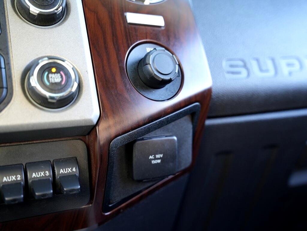 Ford Super Duty F-350 SRW 4WD Crew Cab 156" King Ranch 2015