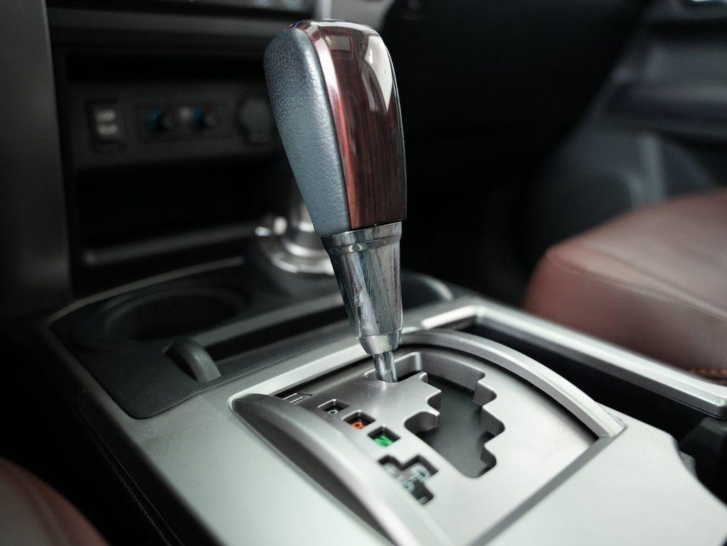 Toyota 4Runner TRD Off Road Premium 4WD (Natl) 2018