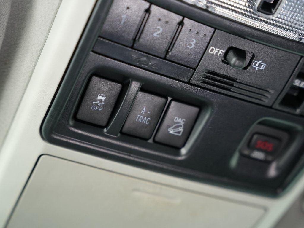 Toyota 4Runner TRD Off Road Premium 4WD (Natl) 2018