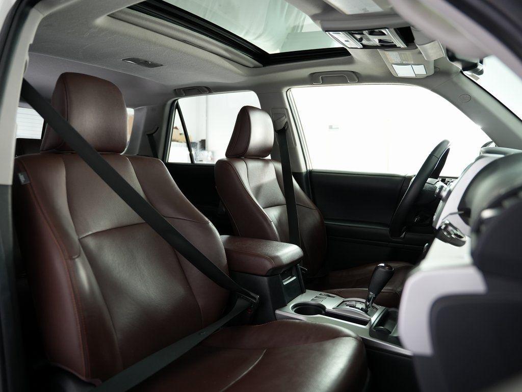 Toyota 4Runner TRD Off Road Premium 4WD (Natl) 2018