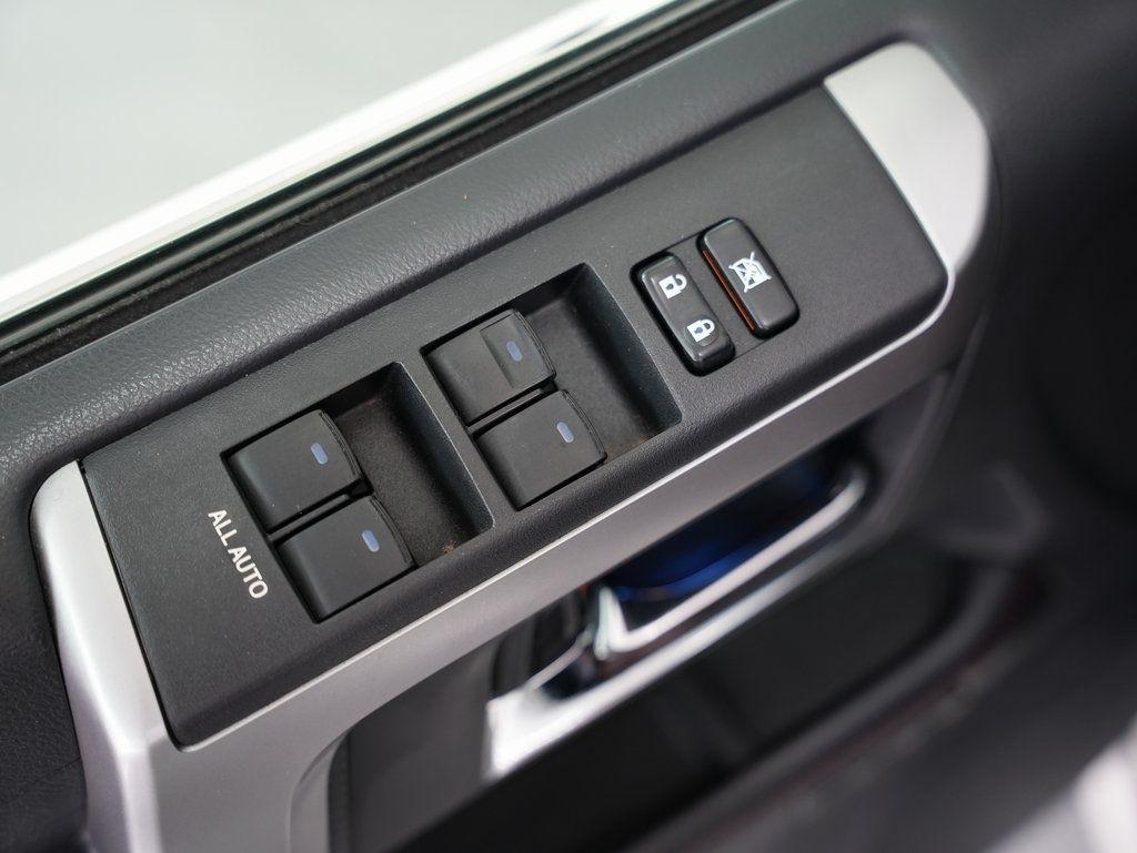 Toyota 4Runner TRD Off Road Premium 4WD (Natl) 2018