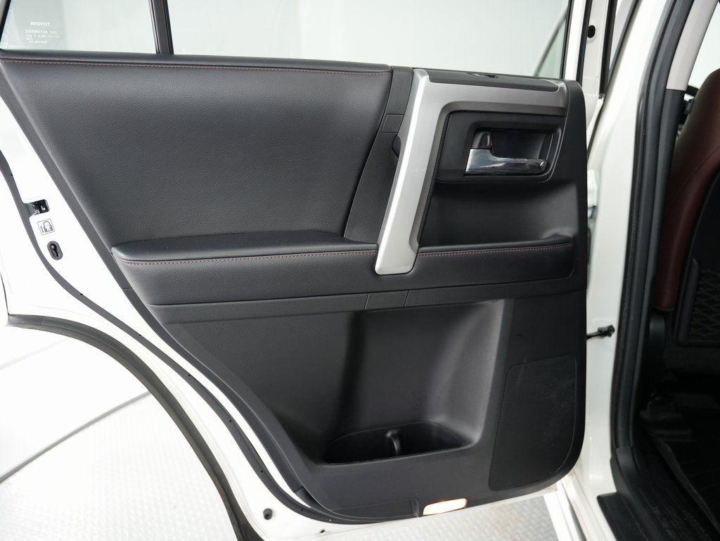 Toyota 4Runner TRD Off Road Premium 4WD (Natl) 2018