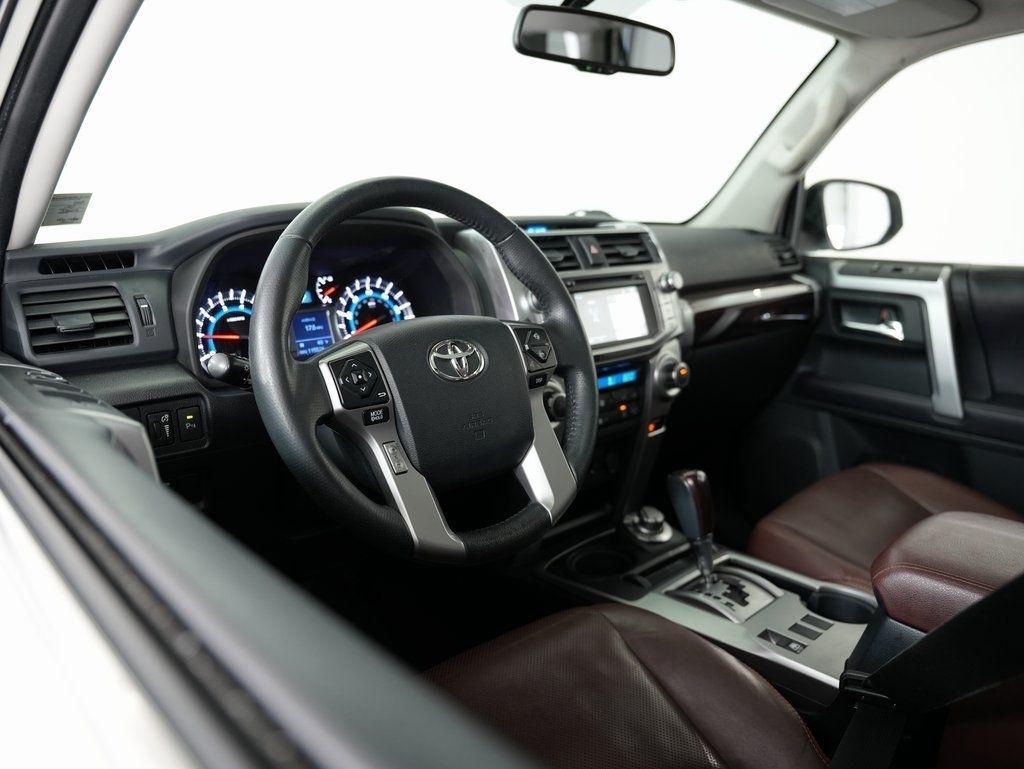 Toyota 4Runner TRD Off Road Premium 4WD (Natl) 2018