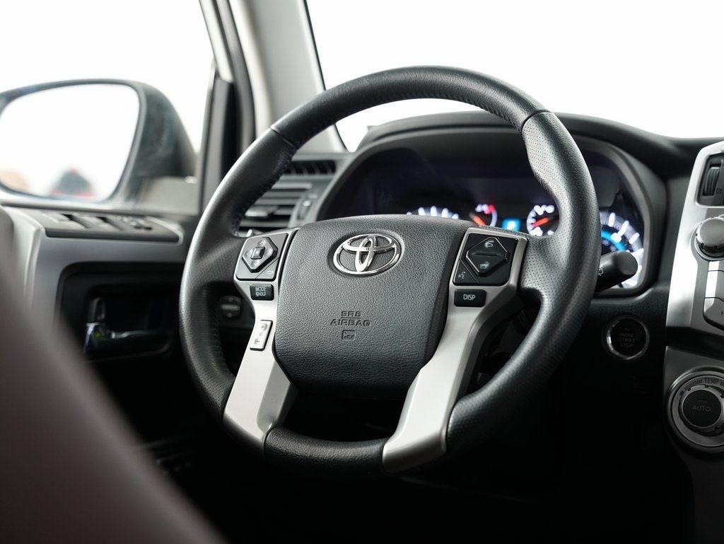 Toyota 4Runner TRD Off Road Premium 4WD (Natl) 2018
