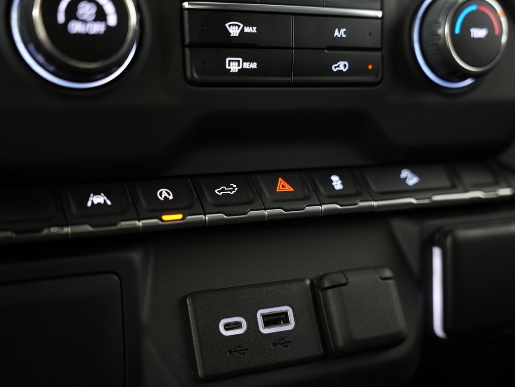 Chevrolet Silverado 1500 4WD Crew Cab 147" Custom Trail Boss 2022