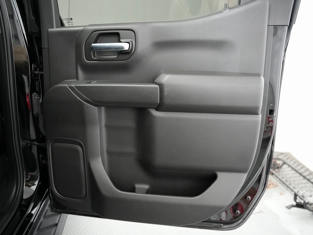 Chevrolet Silverado 1500 4WD Crew Cab 147" Custom Trail Boss 2022