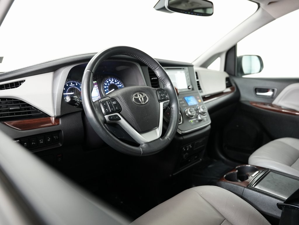 Toyota Sienna Limited Premium AWD 7-Passenger (Natl) 2019