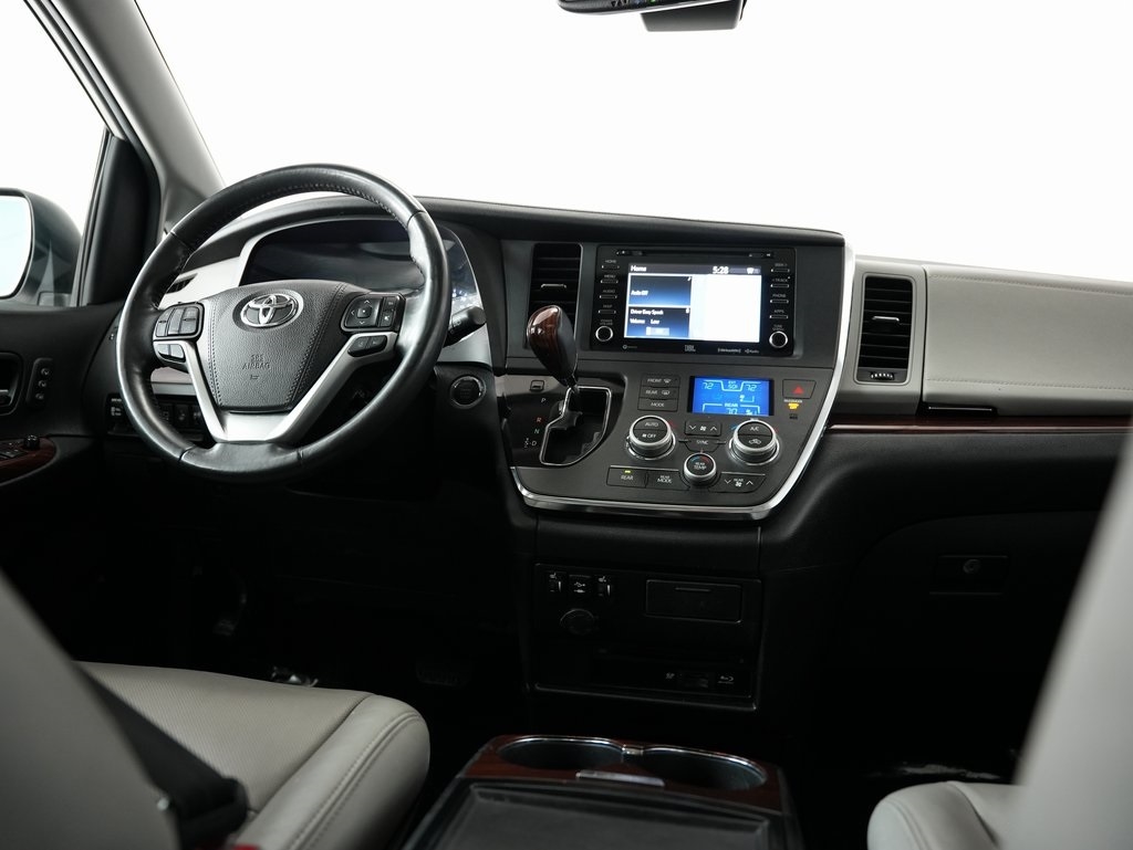 Toyota Sienna Limited Premium AWD 7-Passenger (Natl) 2019