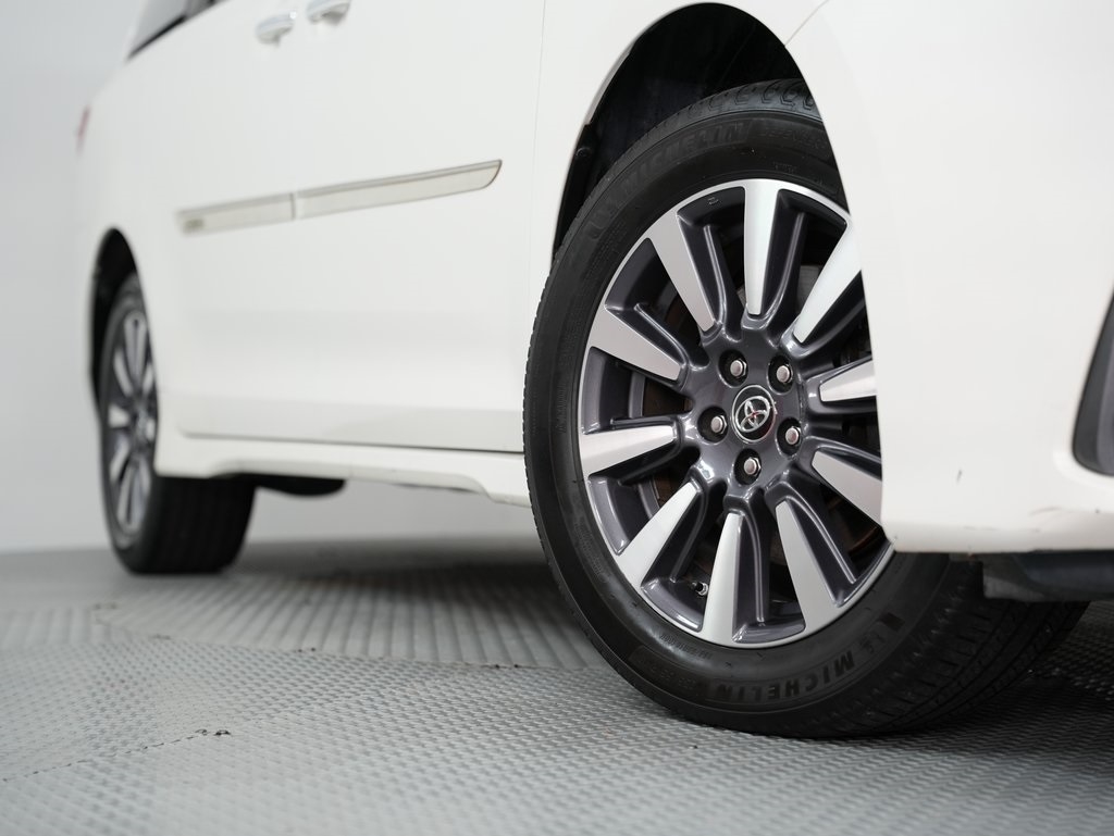 Toyota Sienna Limited Premium AWD 7-Passenger (Natl) 2019