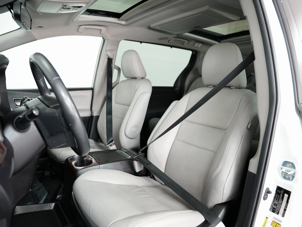 Toyota Sienna Limited Premium AWD 7-Passenger (Natl) 2019