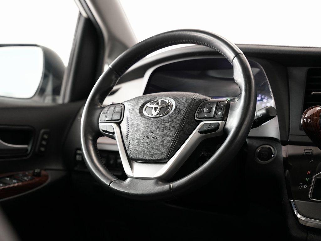 Toyota Sienna Limited Premium AWD 7-Passenger (Natl) 2019