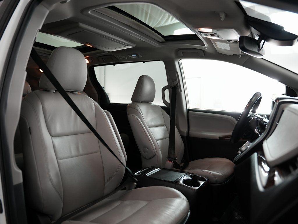 Toyota Sienna Limited Premium AWD 7-Passenger (Natl) 2019
