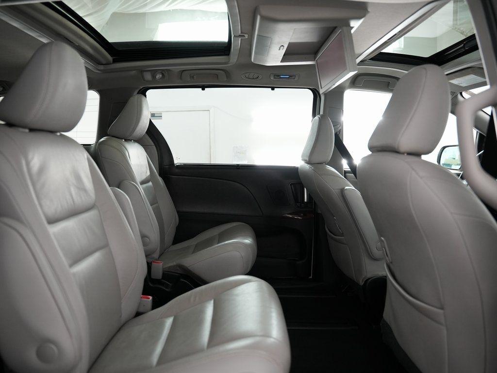 Toyota Sienna Limited Premium AWD 7-Passenger (Natl) 2019