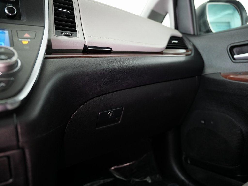 Toyota Sienna Limited Premium AWD 7-Passenger (Natl) 2019