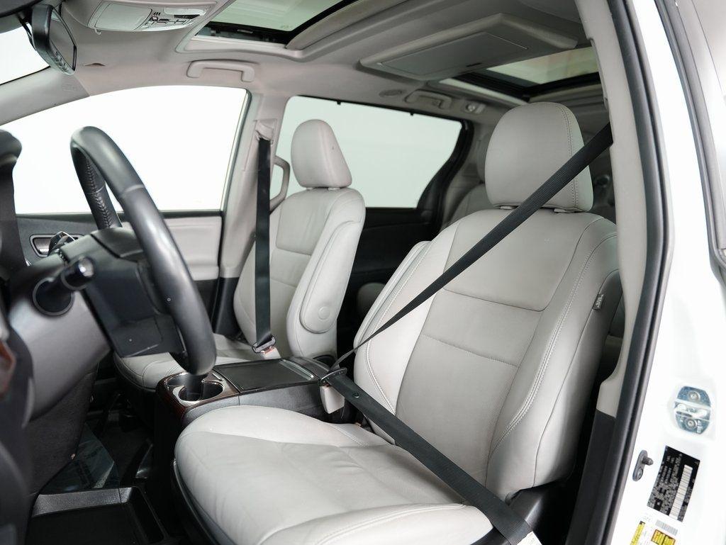 Toyota Sienna Limited Premium AWD 7-Passenger (Natl) 2019