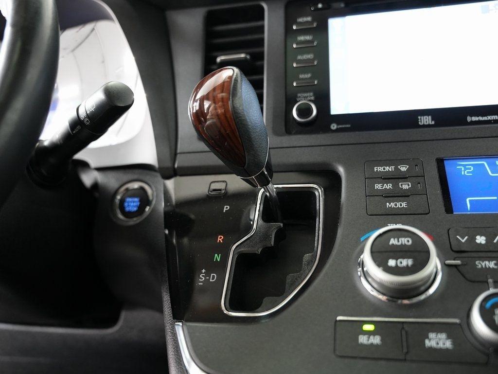 Toyota Sienna Limited Premium AWD 7-Passenger (Natl) 2019