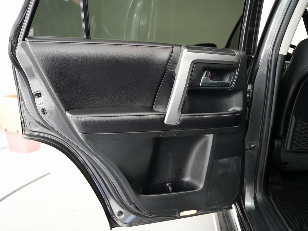 Toyota 4Runner TRD Off Road Premium 4WD (Natl) 2017