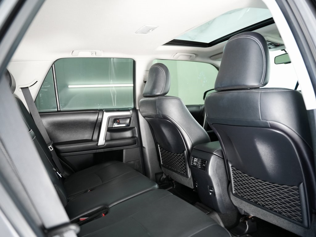 Toyota 4Runner TRD Off Road Premium 4WD (Natl) 2017