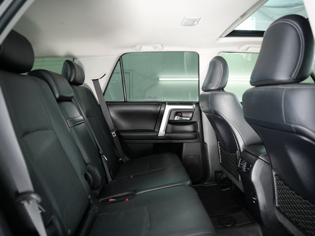 Toyota 4Runner TRD Off Road Premium 4WD (Natl) 2017