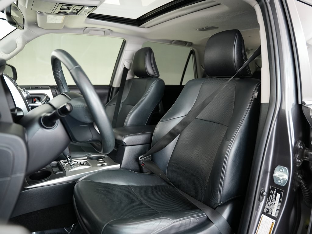 Toyota 4Runner TRD Off Road Premium 4WD (Natl) 2017