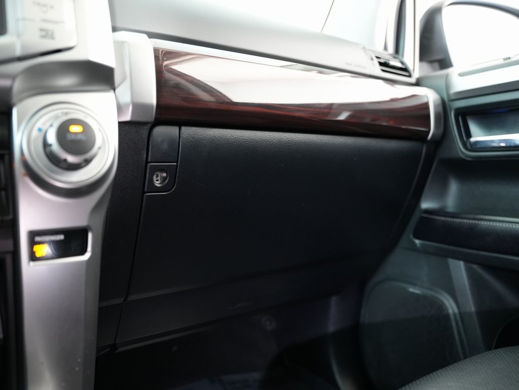 Toyota 4Runner TRD Off Road Premium 4WD (Natl) 2017