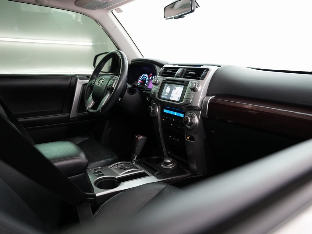 Toyota 4Runner TRD Off Road Premium 4WD (Natl) 2017