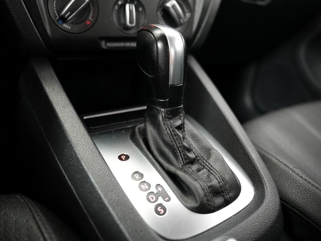 Volkswagen Jetta Sedan 4dr Auto SE PZEV 2012