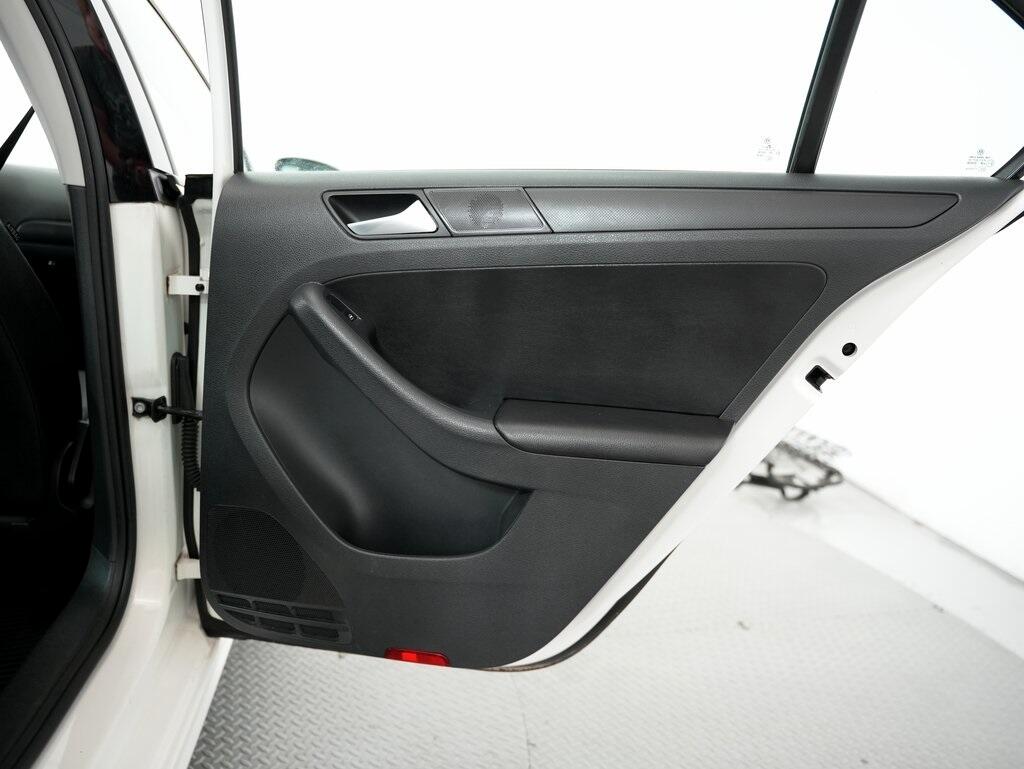 Volkswagen Jetta Sedan 4dr Auto SE PZEV 2012