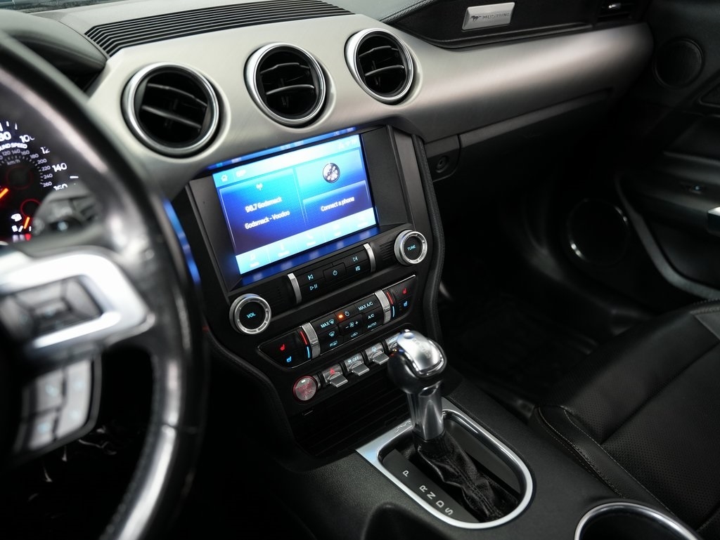 Ford Mustang EcoBoost Convertible 2021