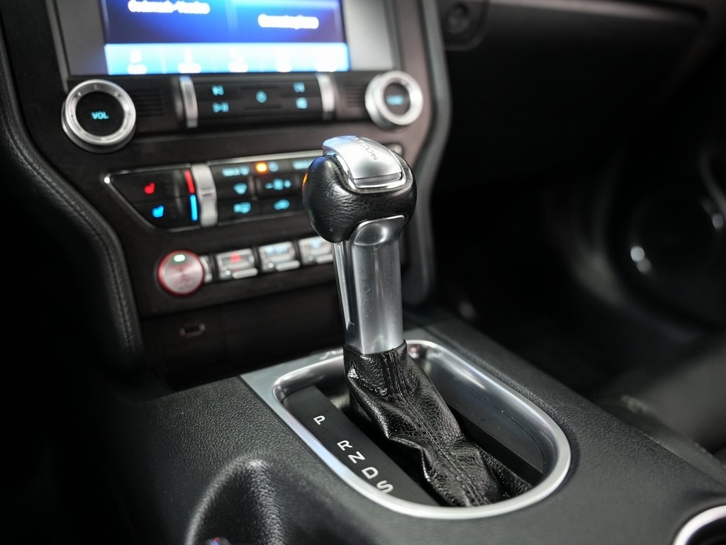 Ford Mustang EcoBoost Convertible 2021