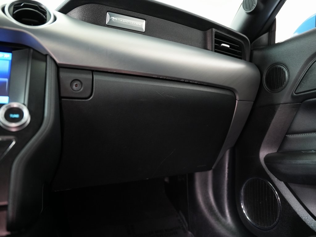 Ford Mustang EcoBoost Convertible 2021