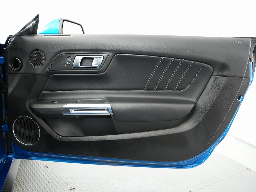 Ford Mustang EcoBoost Convertible 2021