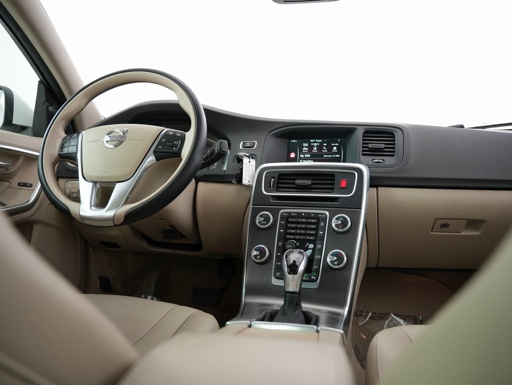 Volvo S60 2015.5 4dr Sdn T5 Drive-E Platinum FWD 2015