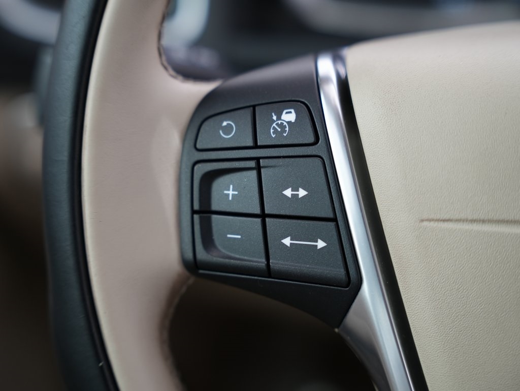 Volvo S60 2015.5 4dr Sdn T5 Drive-E Platinum FWD 2015