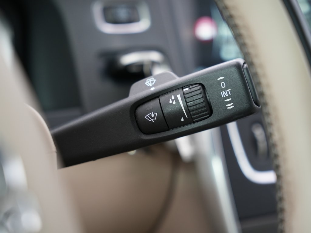 Volvo S60 2015.5 4dr Sdn T5 Drive-E Platinum FWD 2015