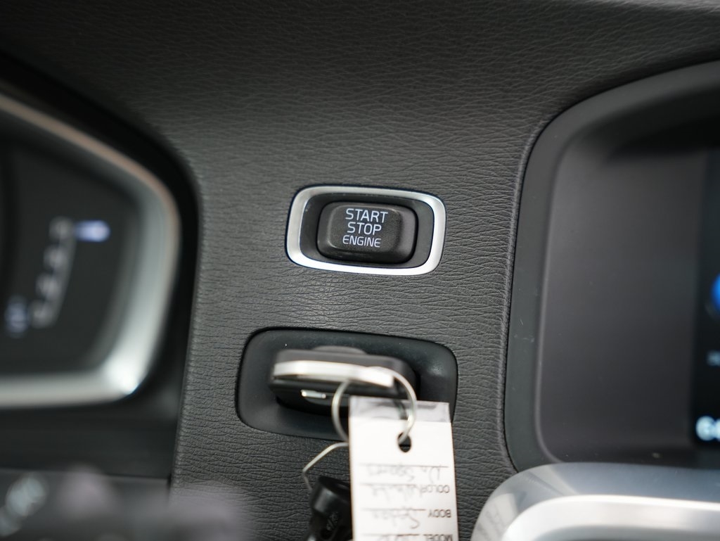 Volvo S60 2015.5 4dr Sdn T5 Drive-E Platinum FWD 2015