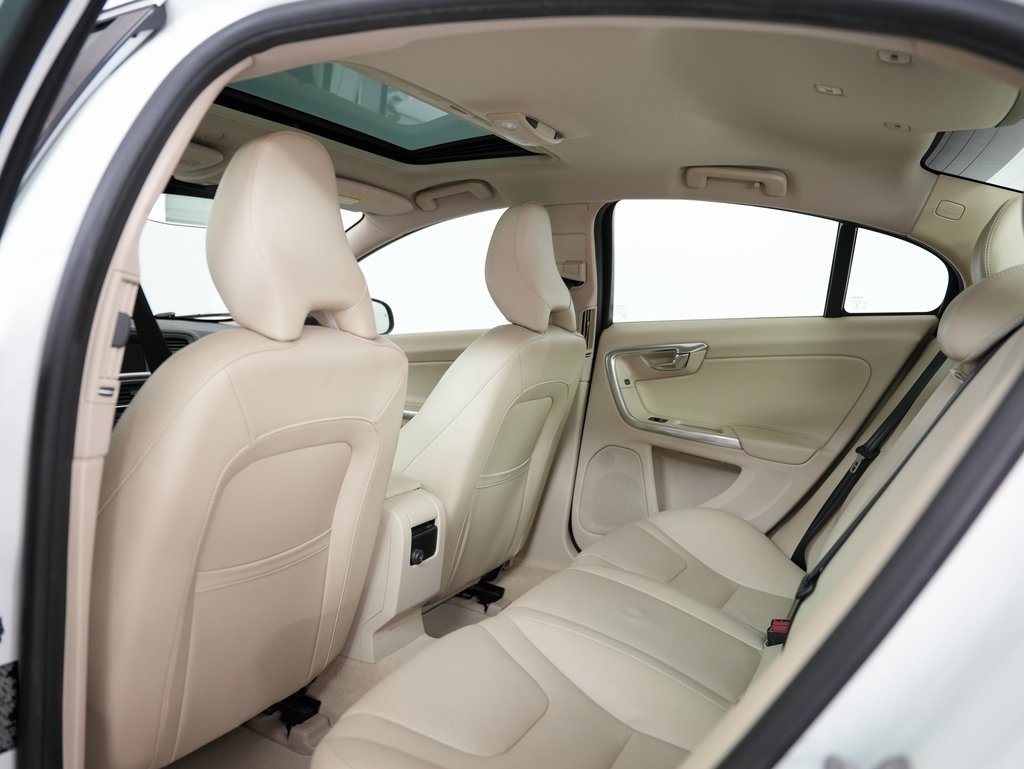 Volvo S60 2015.5 4dr Sdn T5 Drive-E Platinum FWD 2015