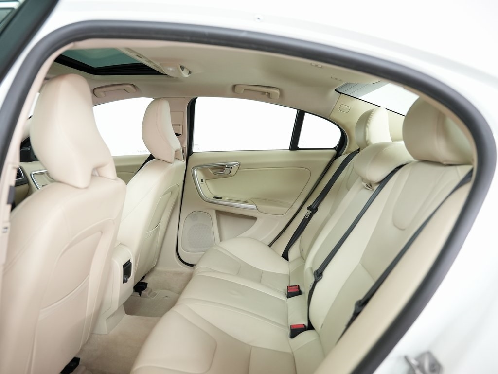 Volvo S60 2015.5 4dr Sdn T5 Drive-E Platinum FWD 2015